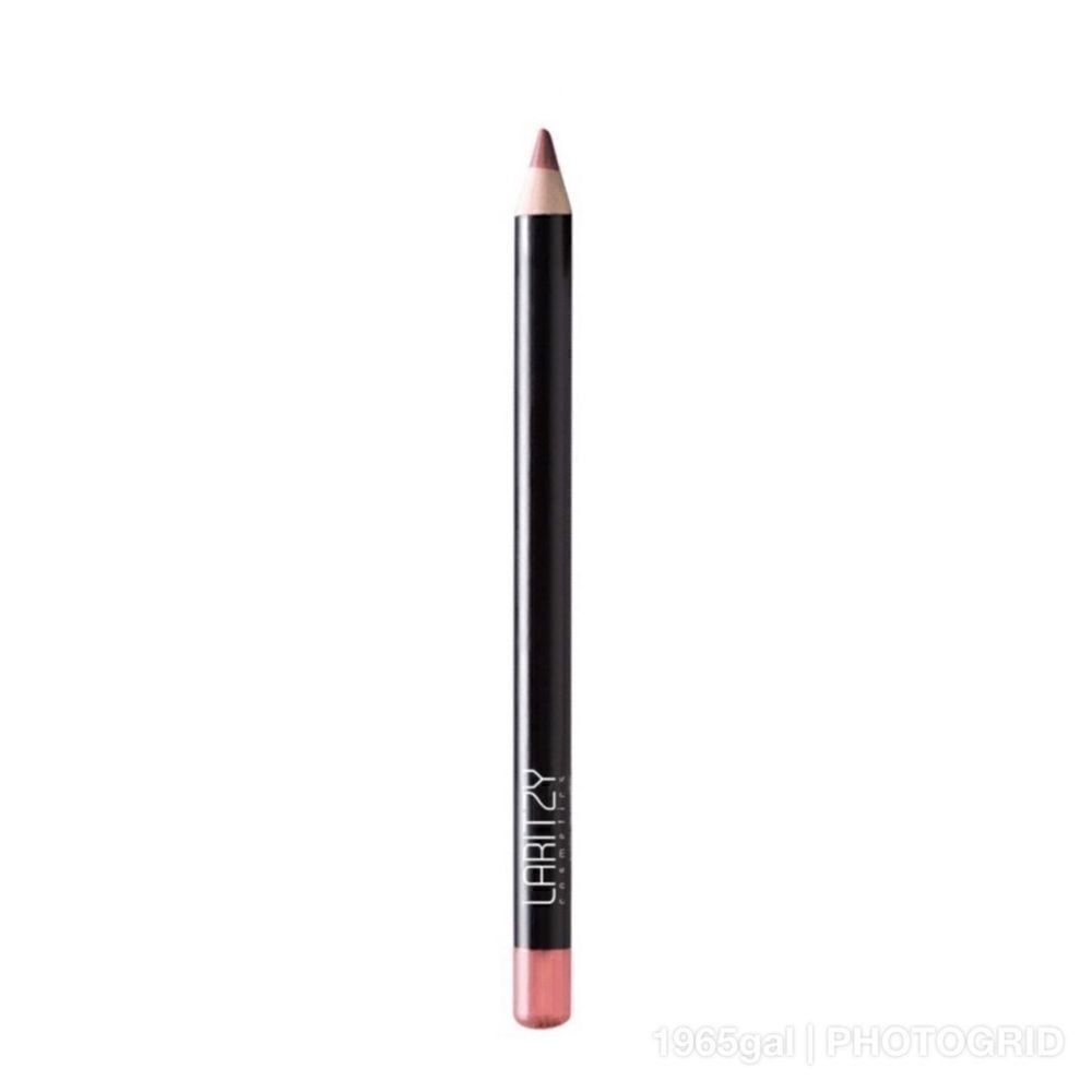 Laritzy cosmetics Lip Pencil Bare NIB